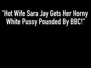 热 妻子 萨拉 松鸦 得到 她的 oversexed 白 的阴户 捣烂 由 英国广播公司!