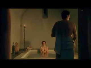 Lucy lawless ora klamben in the bath