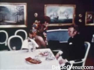 Tappning smutsiga video- 1960s - hårig perfected brunett - bord för tre